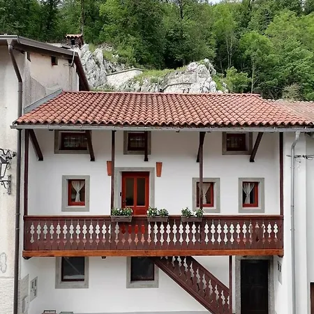 Hisa Pod Gradicem Apartment Kobarid