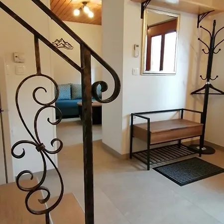 Hisa Pod Gradicem Apartment *