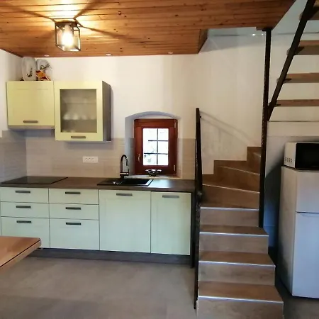 Hisa Pod Gradicem Apartment *